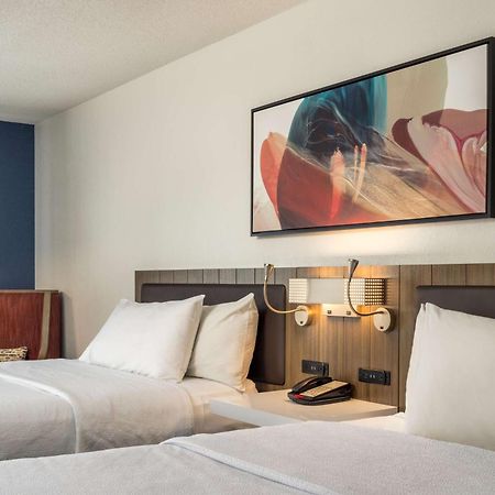 Hilton Garden Inn Oakbrook Terrace Eksteriør billede