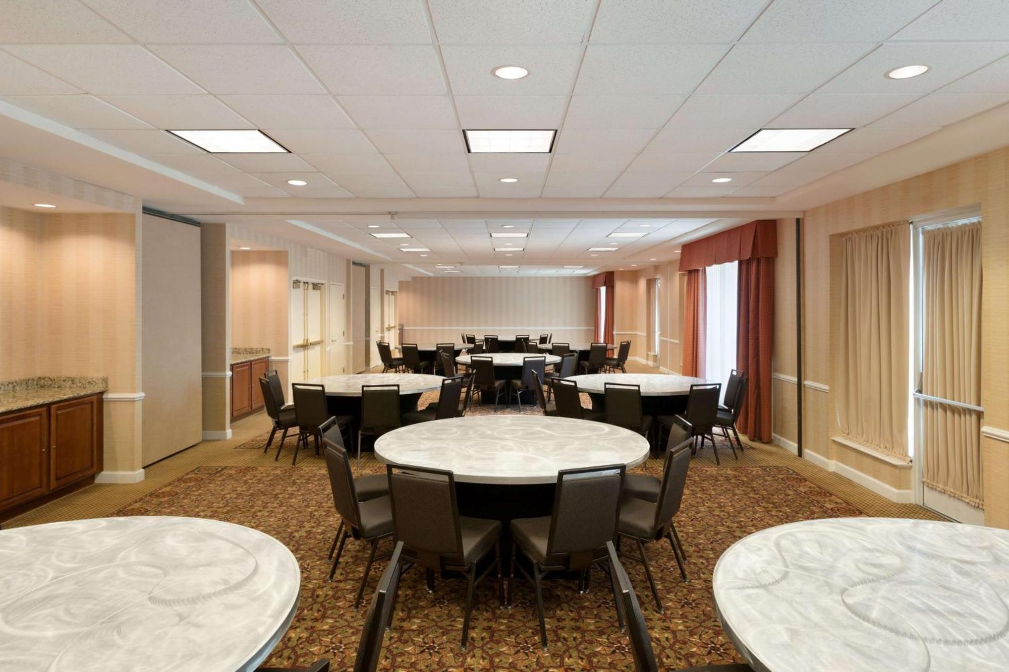 Hilton Garden Inn Oakbrook Terrace Eksteriør billede