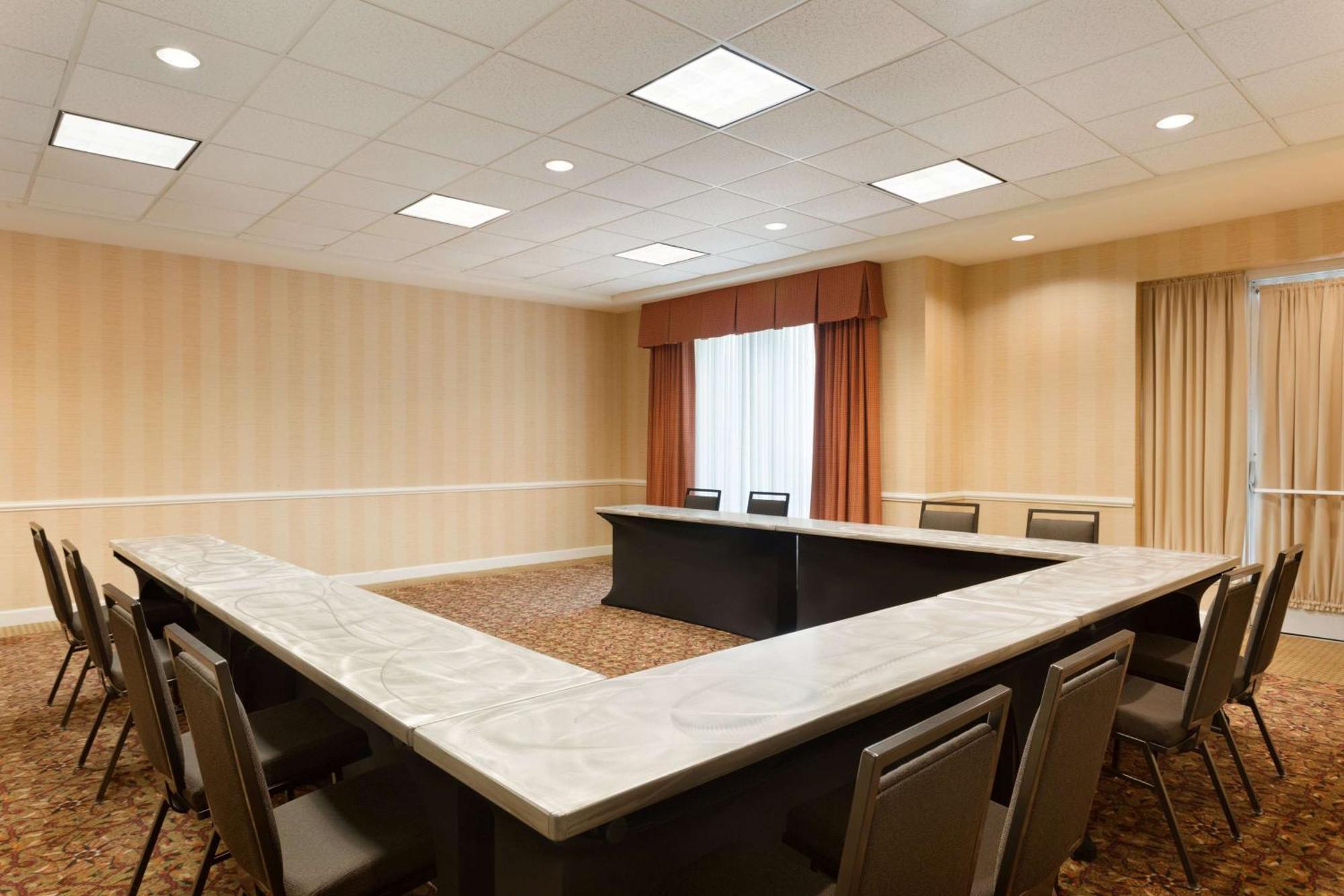 Hilton Garden Inn Oakbrook Terrace Eksteriør billede