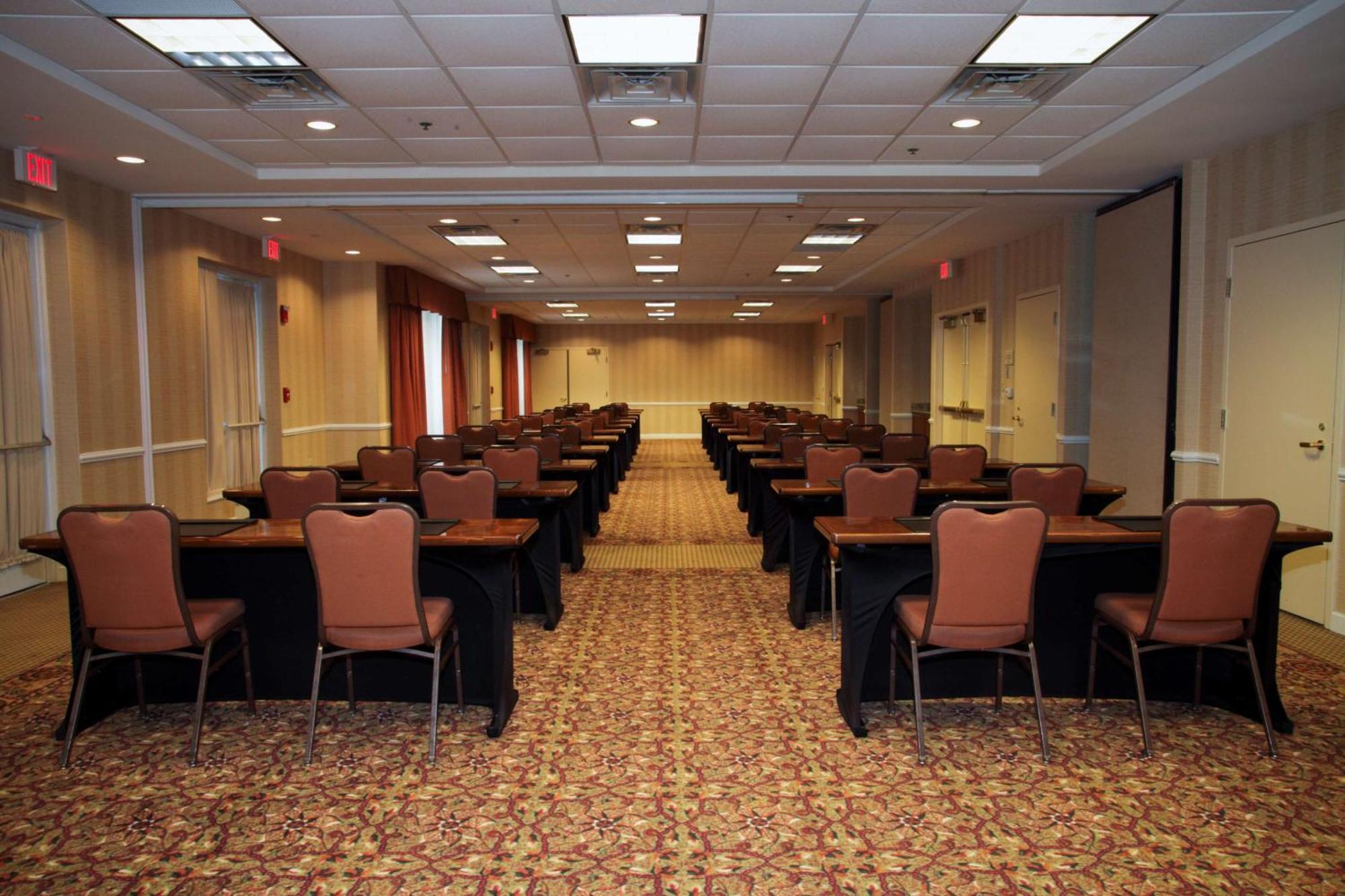 Hilton Garden Inn Oakbrook Terrace Eksteriør billede