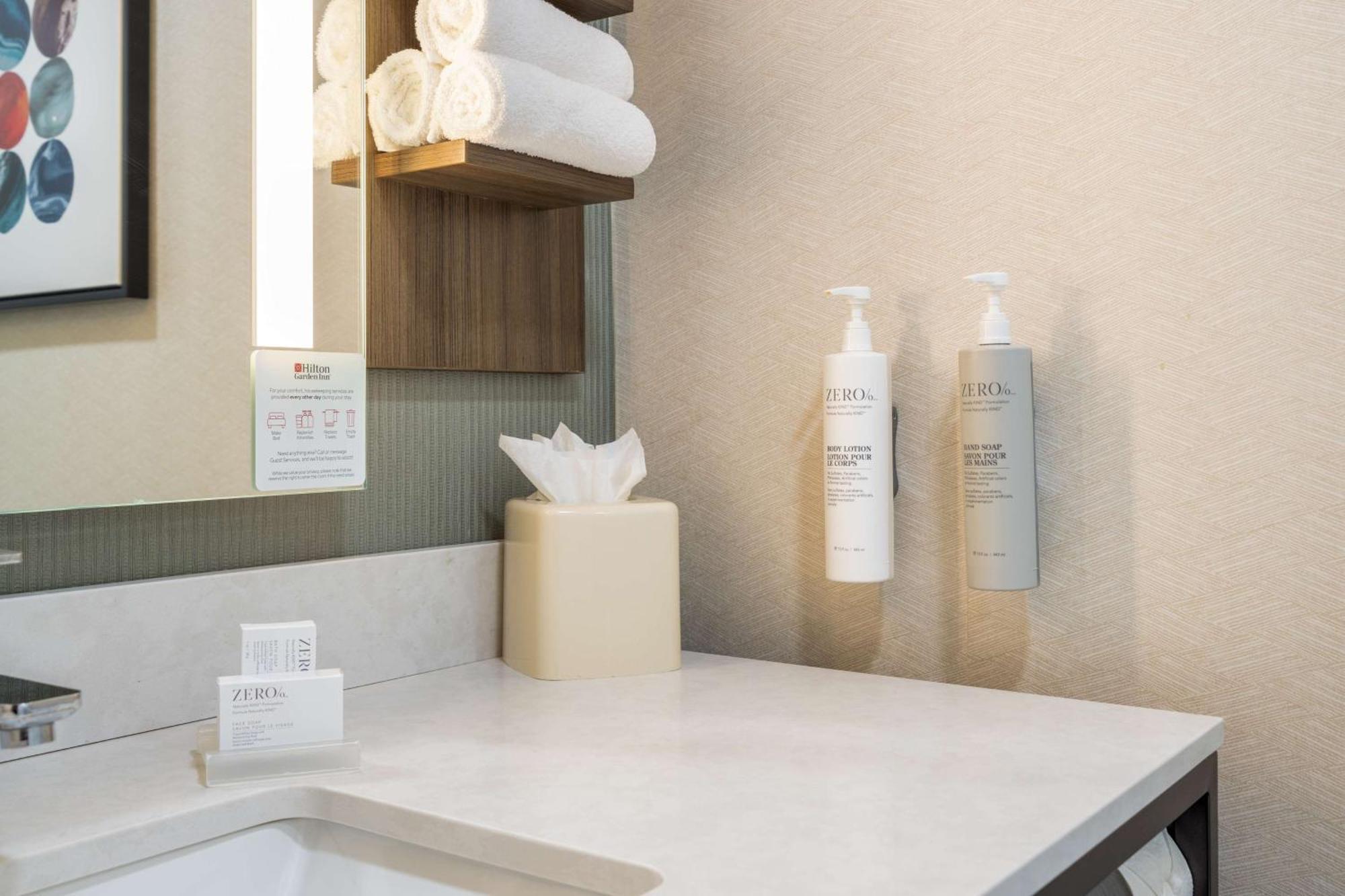 Hilton Garden Inn Oakbrook Terrace Eksteriør billede